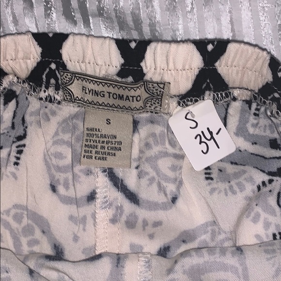 Patterned shorts - Picture 3 of 3